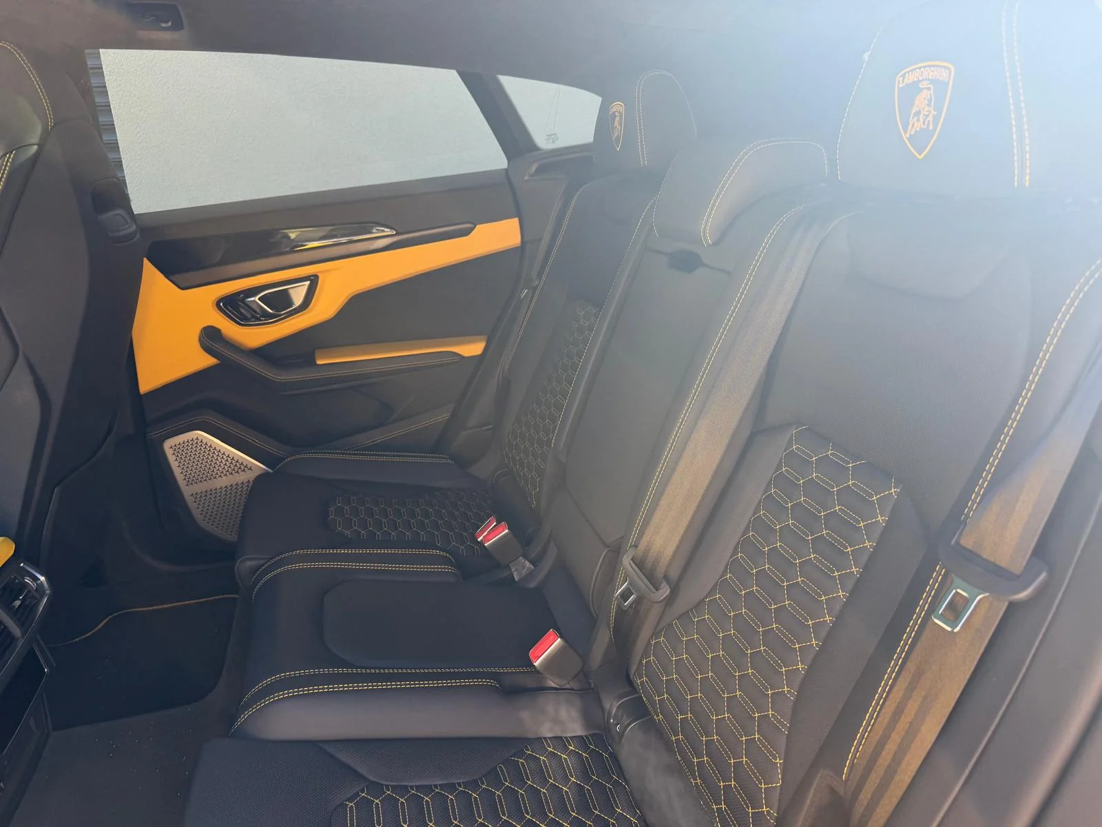 LAMBORGHINI URUS  4.0 V8 650ch AKRAPOVIC