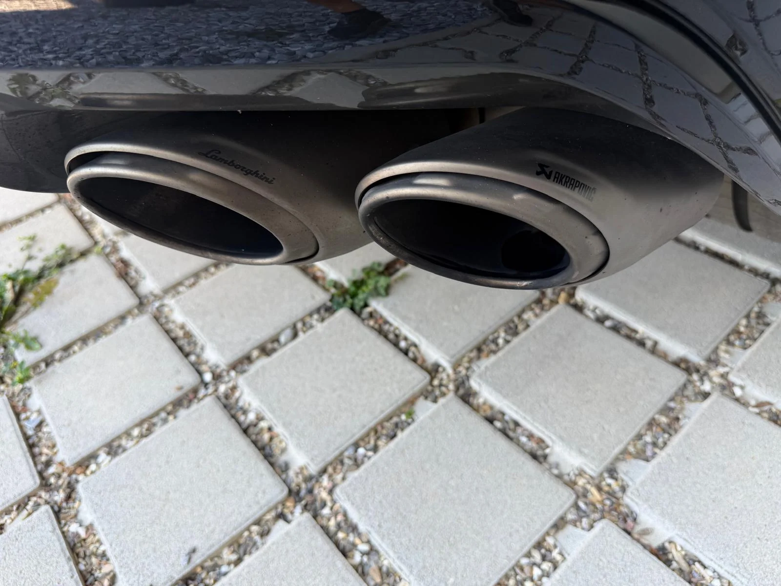 LAMBORGHINI URUS  4.0 V8 650ch AKRAPOVIC